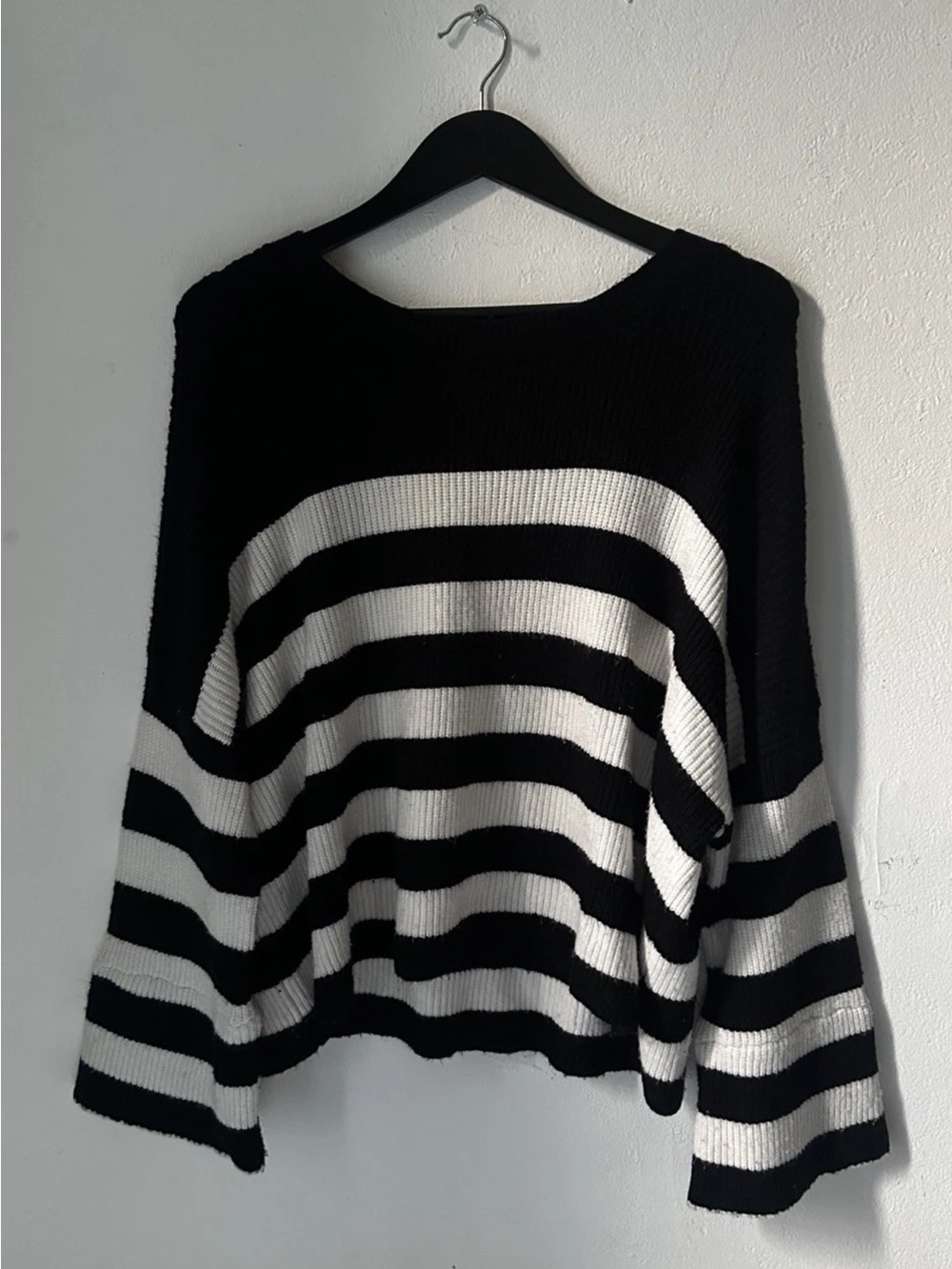 Sincerely Jules Womens XL Black White Striped Rib Knit Cropped Sweater Boxy